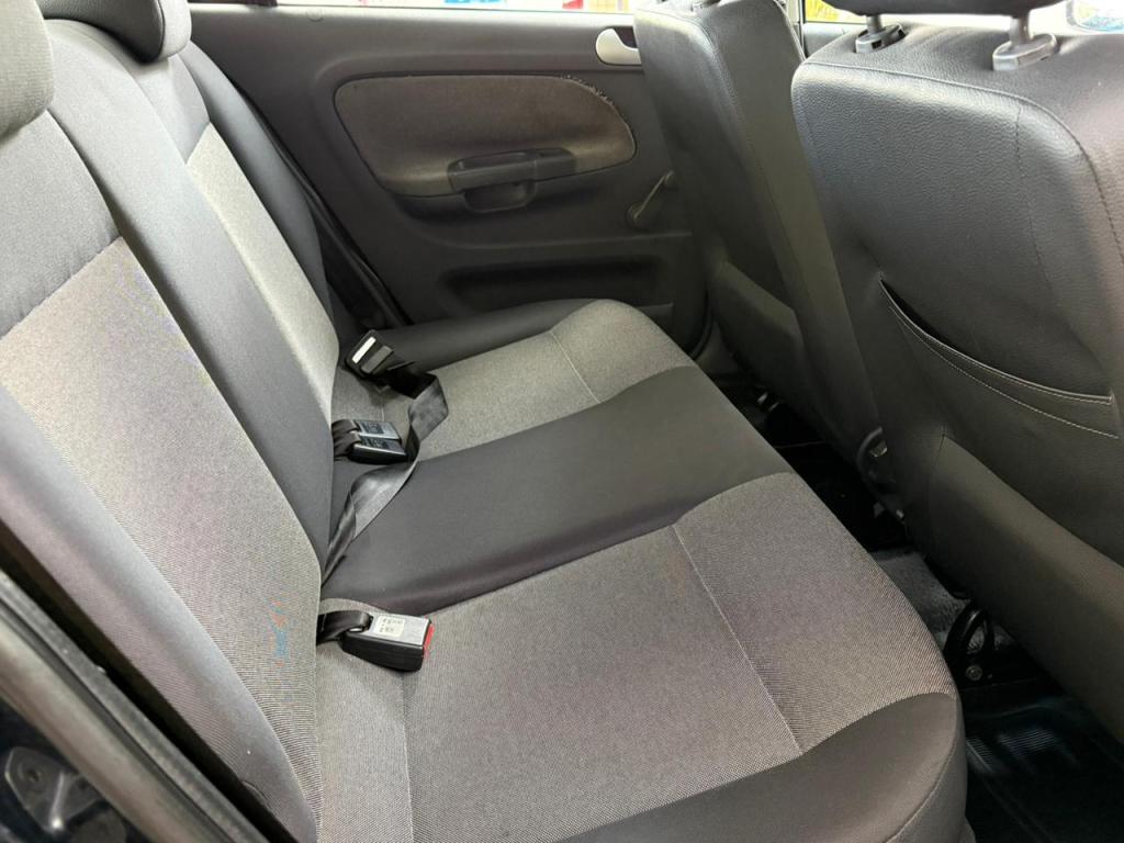 VOLKSWAGEN Voyage - Foto
