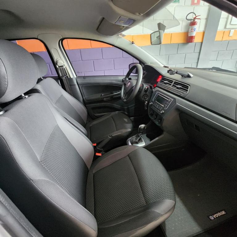 VOLKSWAGEN Voyage - Foto
