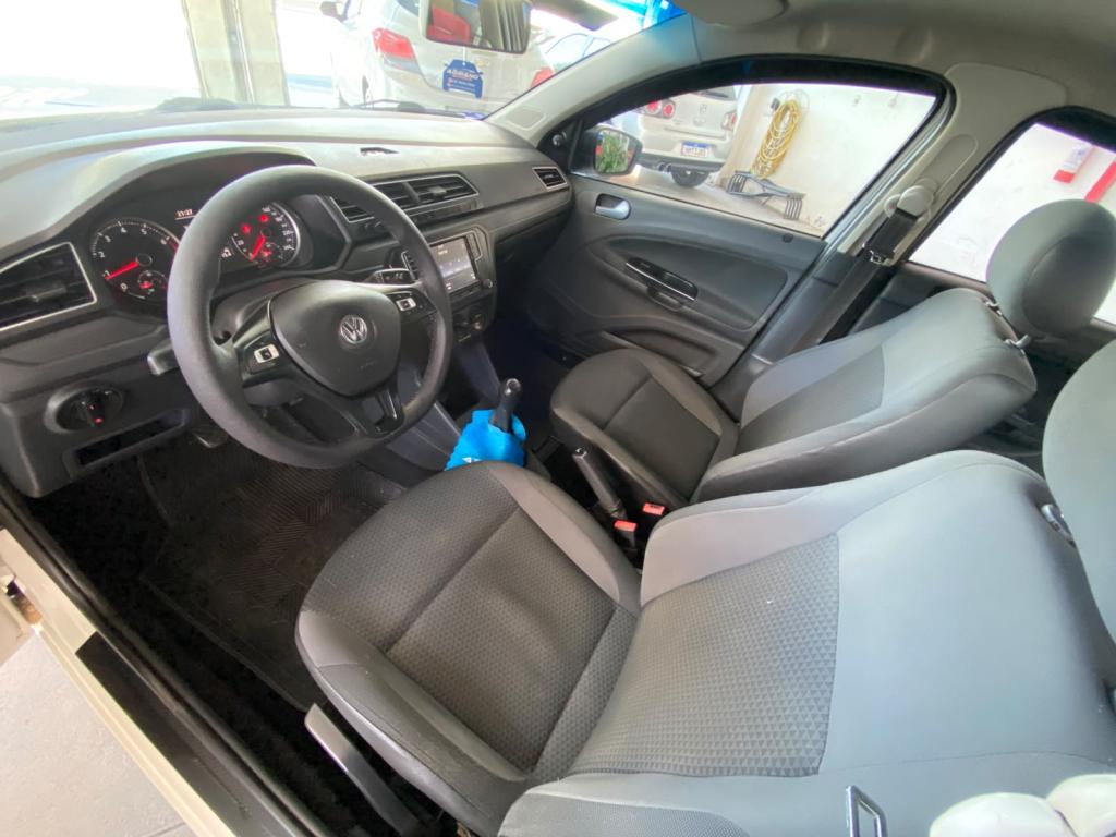 VOLKSWAGEN Voyage - Foto