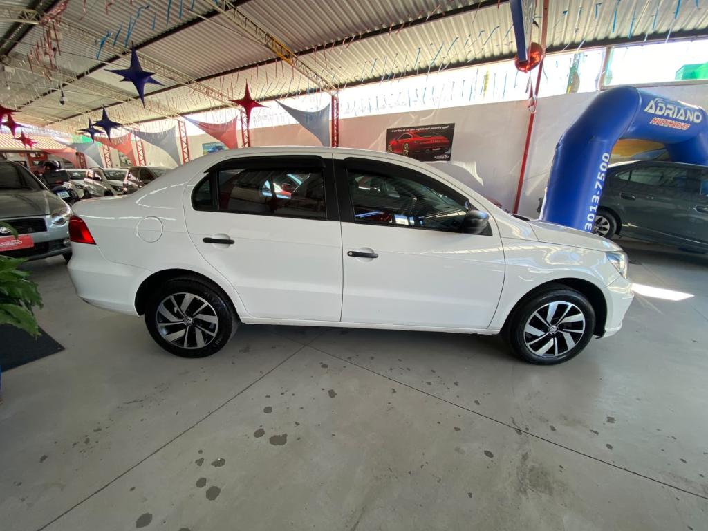 VOLKSWAGEN Voyage - Foto