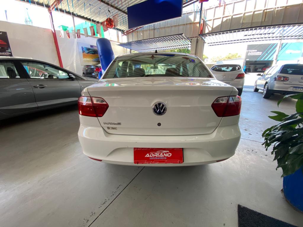 VOLKSWAGEN Voyage - Foto