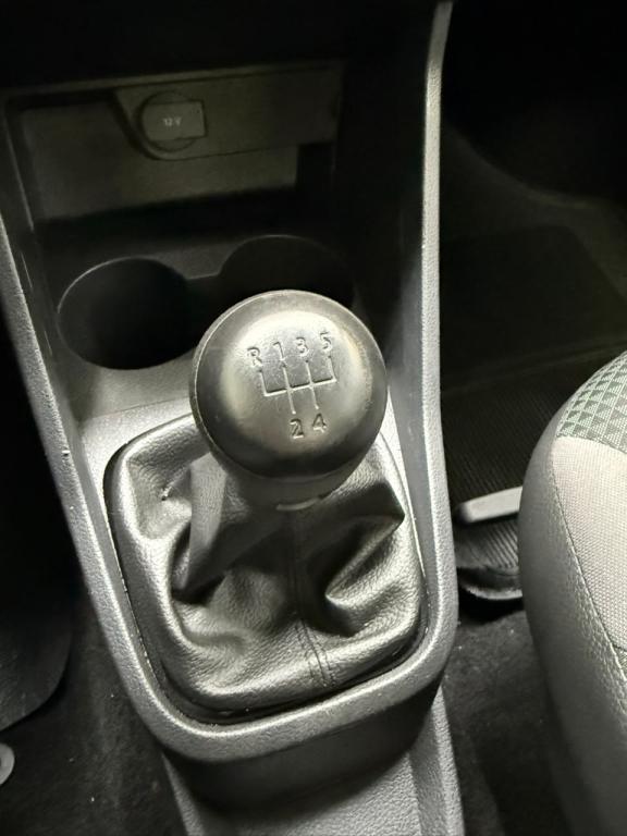VOLKSWAGEN Voyage - Foto