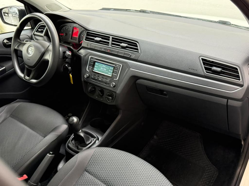 VOLKSWAGEN Voyage - Foto