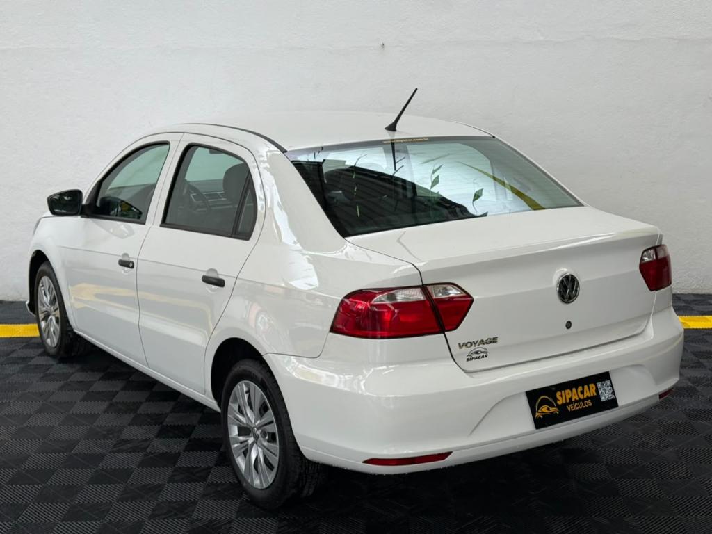 VOLKSWAGEN Voyage - Foto