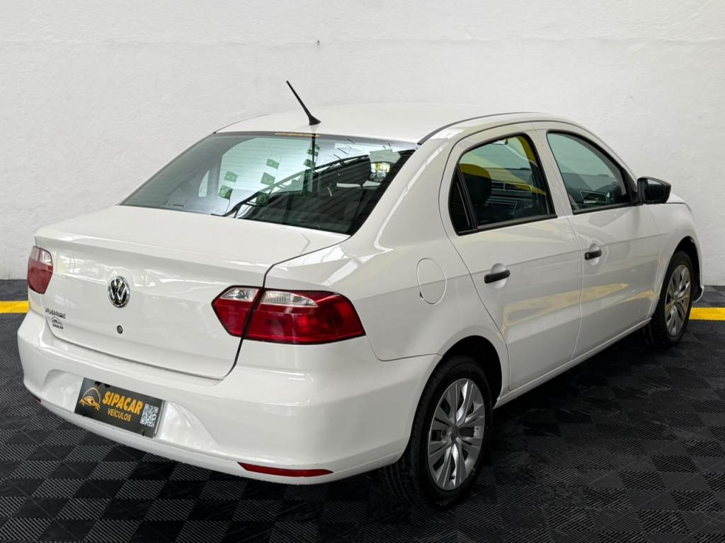 VOLKSWAGEN Voyage - Foto