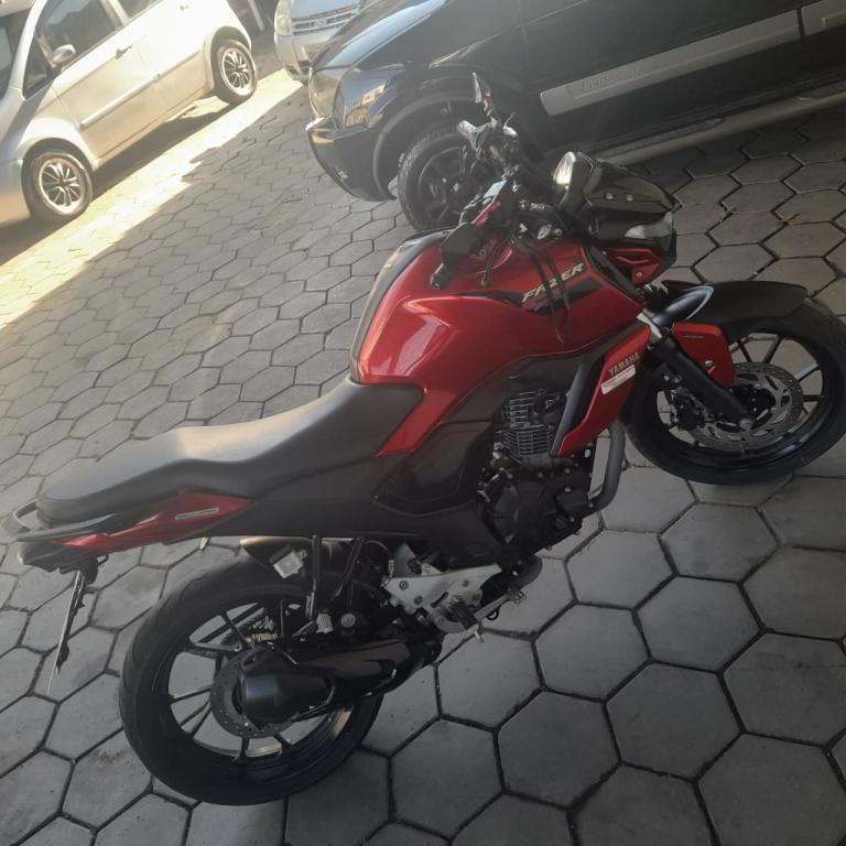 YAMAHA FZ 15 Fazer - Foto