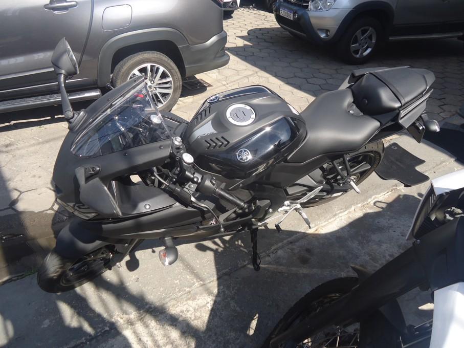 YAMAHA R 15 - Foto