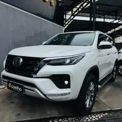 TOYOTA Hilux SW4 2.8 16V 4P SRX 4X4 7 LUGARES TURBO DIESEL AUTOMÁTICO