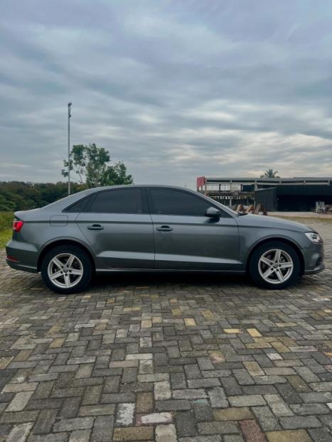 AUDI A3 1.4 16V 4P TFSI ATTRACTION S-TRONIC AUTOM�TICO, Foto 4