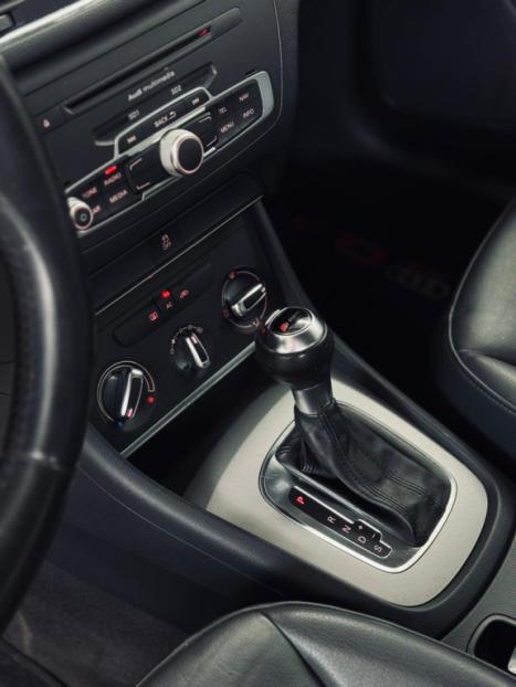 AUDI Q3 2.0 4P TFSI AMBIENTE QUATTRO S-TRONIC AUTOM�TICO, Foto 8