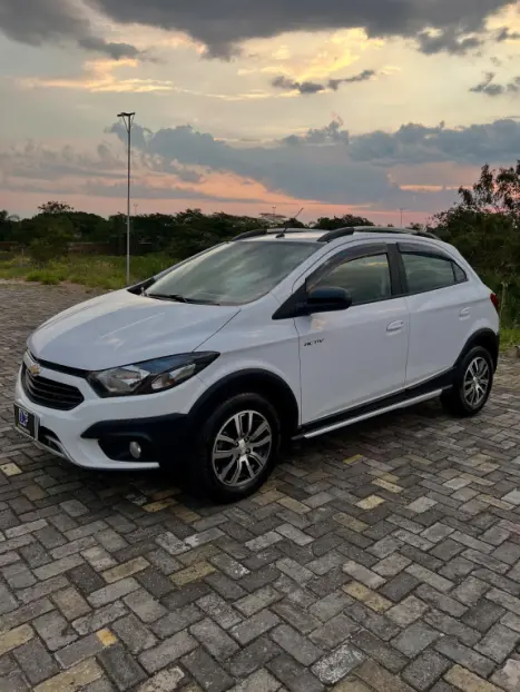 CHEVROLET Onix Hatch 1.4 4P FLEX ACTIV, Foto 2