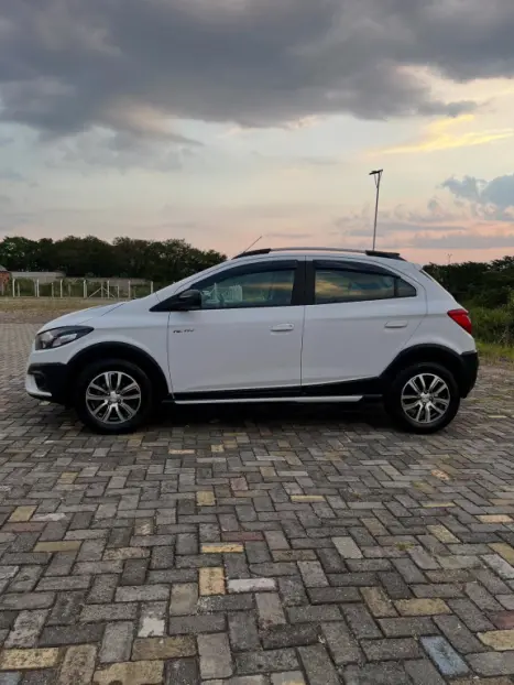 CHEVROLET Onix Hatch 1.4 4P FLEX ACTIV, Foto 3