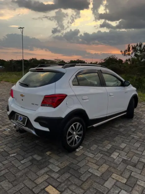 CHEVROLET Onix Hatch 1.4 4P FLEX ACTIV, Foto 5