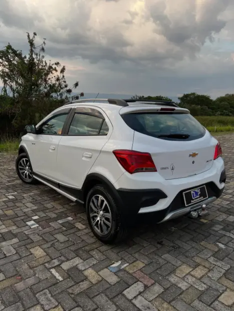 CHEVROLET Onix Hatch 1.4 4P FLEX ACTIV, Foto 6