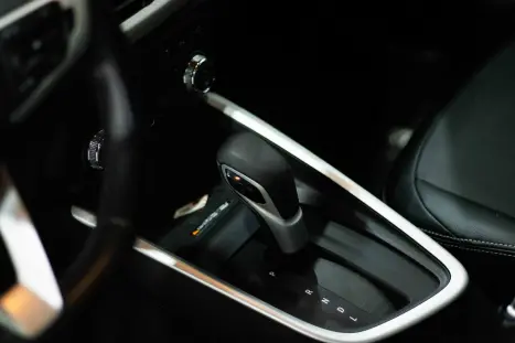 CHEVROLET Onix Hatch 1.0 12V 4P FLEX PREMIER TURBO AUTOMÁTICO, Foto 8 CHEVROLET Onix Hatch 1.0 12V 4P FLEX PREMIER TURBO AUTOMÁTICO, Foto 8