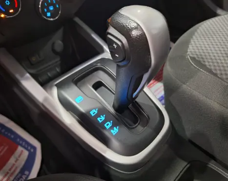 CHEVROLET Onix Hatch 1.4 4P FLEX LT AUTOM�TICO, Foto 3