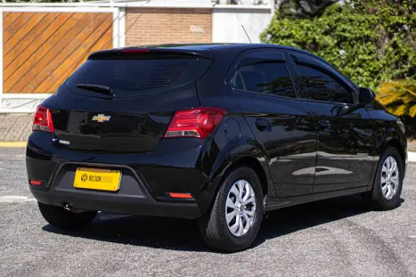 CHEVROLET Onix Hatch 1.4 4P FLEX ADVANTAGE AUTOM�TICO, Foto 8
