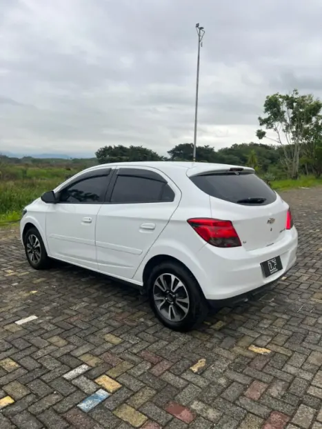 CHEVROLET Onix Hatch 1.4 4P FLEX LTZ, Foto 2