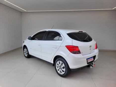 CHEVROLET Onix Hatch 1.4 4P FLEX LT, Foto 4