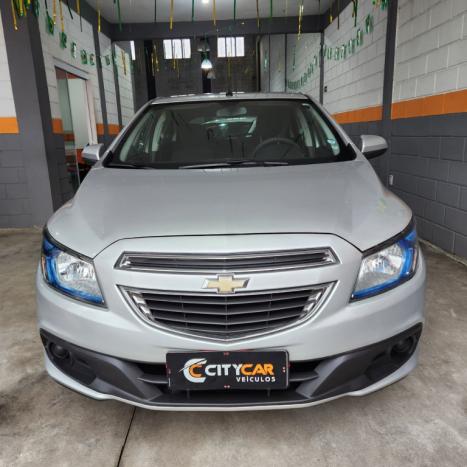 CHEVROLET Onix Hatch 1.4 4P FLEX LT, Foto 4