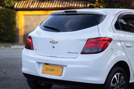 CHEVROLET Onix Hatch 1.4 4P FLEX LTZ, Foto 9