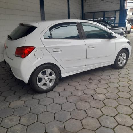 CHEVROLET Onix Hatch 1.4 4P FLEX LT, Foto 4