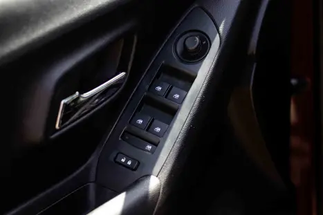 CHEVROLET Tracker 1.8 16V 4P FLEX LTZ AUTOMTICO, Foto 9