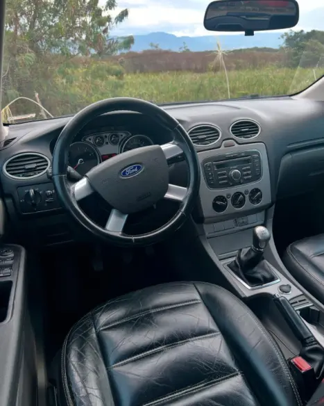 FORD Focus Hatch 1.6 4P, Foto 9