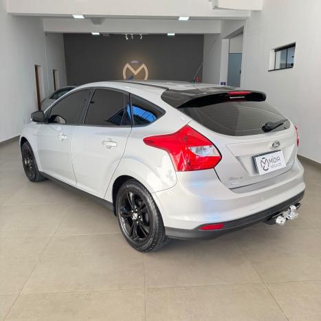 FORD Focus Hatch 1.6 16V 4P FLEX GL, Foto 7