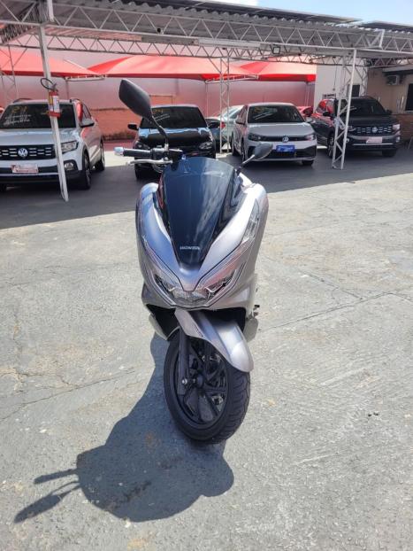 HONDA PCX 150 DLX, Foto 2