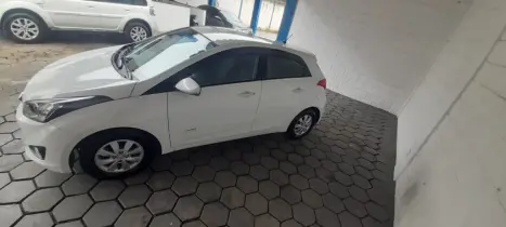 HYUNDAI HB 20 Hatch 1.6 16V 4P FLEX COMFORT PLUS AUTOM�TICO, Foto 2