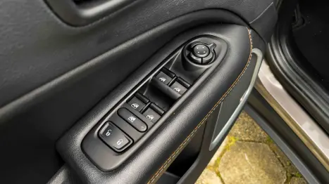 JEEP Compass 2.0 16V 4P LONGITUDE FLEX AUTOM�TICO, Foto 9