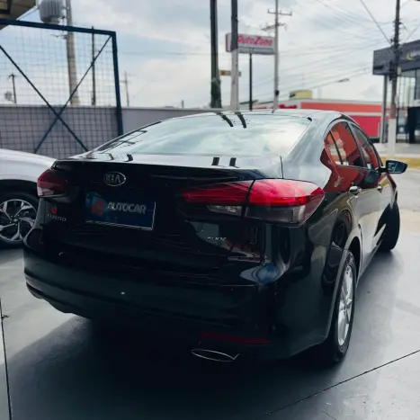 KIA Cerato Sedan 1.6 16V 4P E.273, Foto 5 KIA Cerato Sedan 1.6 16V 4P E.273, Foto 5