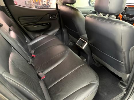 MITSUBISHI L 200 Triton 2.4 16V SPORT HPE-S 4X4 CABINE DUPLA TURBO DIESEL AUTOM�TICO, Foto 9