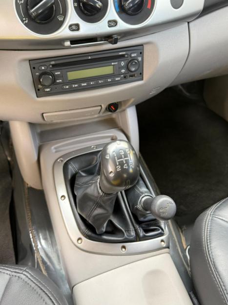 MITSUBISHI L 200 Triton 3.2 16V GLS 4X4 CABINE DUPLA TURBO DIESEL INTERCOOLER, Foto 7