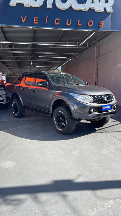 MITSUBISHI L 200 Triton 2.4 16V SPORT HPE 4X4 CABINE DUPLA TURBO DIESEL AUTOM�TICO, Foto 2
