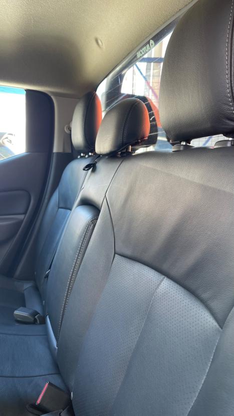 MITSUBISHI L 200 Triton 2.4 16V SPORT HPE 4X4 CABINE DUPLA TURBO DIESEL AUTOM�TICO, Foto 13