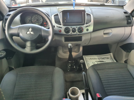 MITSUBISHI L 200 Triton 3.2 16V GL 4X4 CABINE DUPLA TURBO DIESEL INTERCOOLER, Foto 6