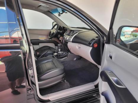 MITSUBISHI L 200 Triton 3.2 16V HPE 4X4 CABINE DUPLA TURBO DIESEL INTERCOOLER AUTOM�TICO, Foto 6
