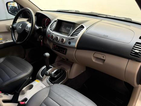 MITSUBISHI L 200 Triton 3.2 16V HPE 4X4 CABINE DUPLA TURBO DIESEL INTERCOOLER AUTOM�TICO, Foto 7