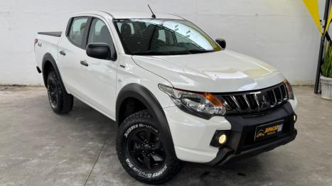 MITSUBISHI L 200 Triton 2.4 16V OUTDOOR HPE-S 4X4 CABINE DUPLA TURBO DIESEL AUTOMÁTICO, Foto 1