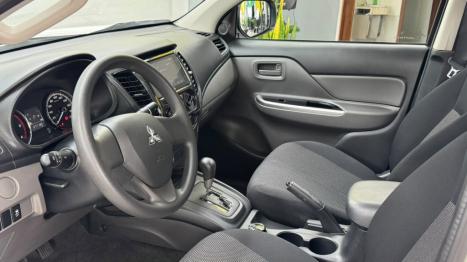 MITSUBISHI L 200 Triton 2.4 16V OUTDOOR HPE-S 4X4 CABINE DUPLA TURBO DIESEL AUTOMÁTICO, Foto 9