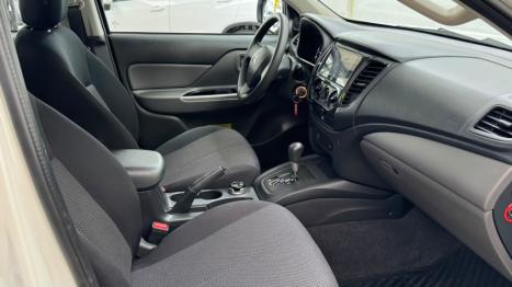 MITSUBISHI L 200 Triton 2.4 16V OUTDOOR HPE-S 4X4 CABINE DUPLA TURBO DIESEL AUTOMÁTICO, Foto 10