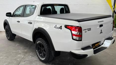 MITSUBISHI L 200 Triton 2.4 16V OUTDOOR HPE-S 4X4 CABINE DUPLA TURBO DIESEL AUTOMÁTICO, Foto 11