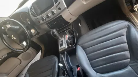 MITSUBISHI L 200 Triton 3.2 16V HPE 4X4 CABINE DUPLA TURBO DIESEL INTERCOOLER AUTOMÁTICO, Foto 13