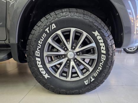 MITSUBISHI Triton 2.4 HPE-S BITURBO DIESEL CABINE DUPLA 4X4 AUTOM�TICO, Foto 4