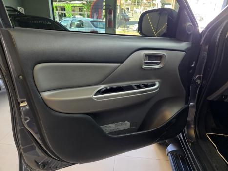 MITSUBISHI Triton 2.4 HPE-S BITURBO DIESEL CABINE DUPLA 4X4 AUTOM�TICO, Foto 8