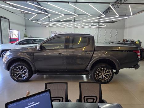MITSUBISHI Triton 2.4 HPE-S BITURBO DIESEL CABINE DUPLA 4X4 AUTOM�TICO, Foto 15