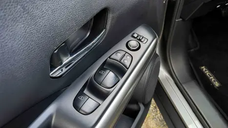 NISSAN Kicks 1.6 16V 4P FLEXSTART EXCLUSIVE XTRONIC AUTOM�TICO CVT, Foto 9