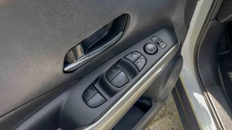 NISSAN Kicks 1.6 16V 4P FLEXSTART ADVANCE XTRONIC AUTOM�TICO CVT, Foto 9